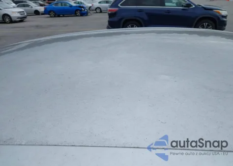 2018 Toyota Camry Le z USA, uszkodzony, nr VIN 4T1B11HK7JU058646